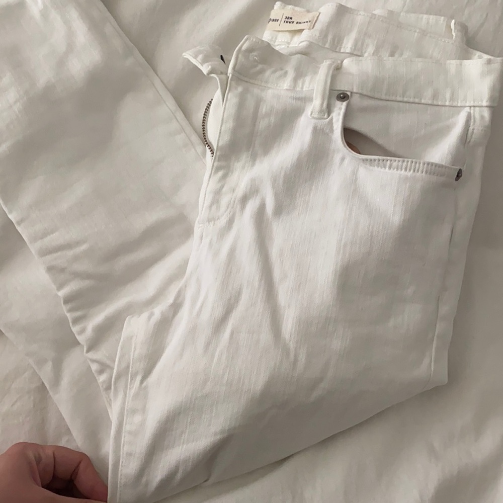 like new white skinny jeans